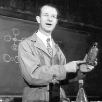 Photography of Linus Pauling teaching in the 1930's.